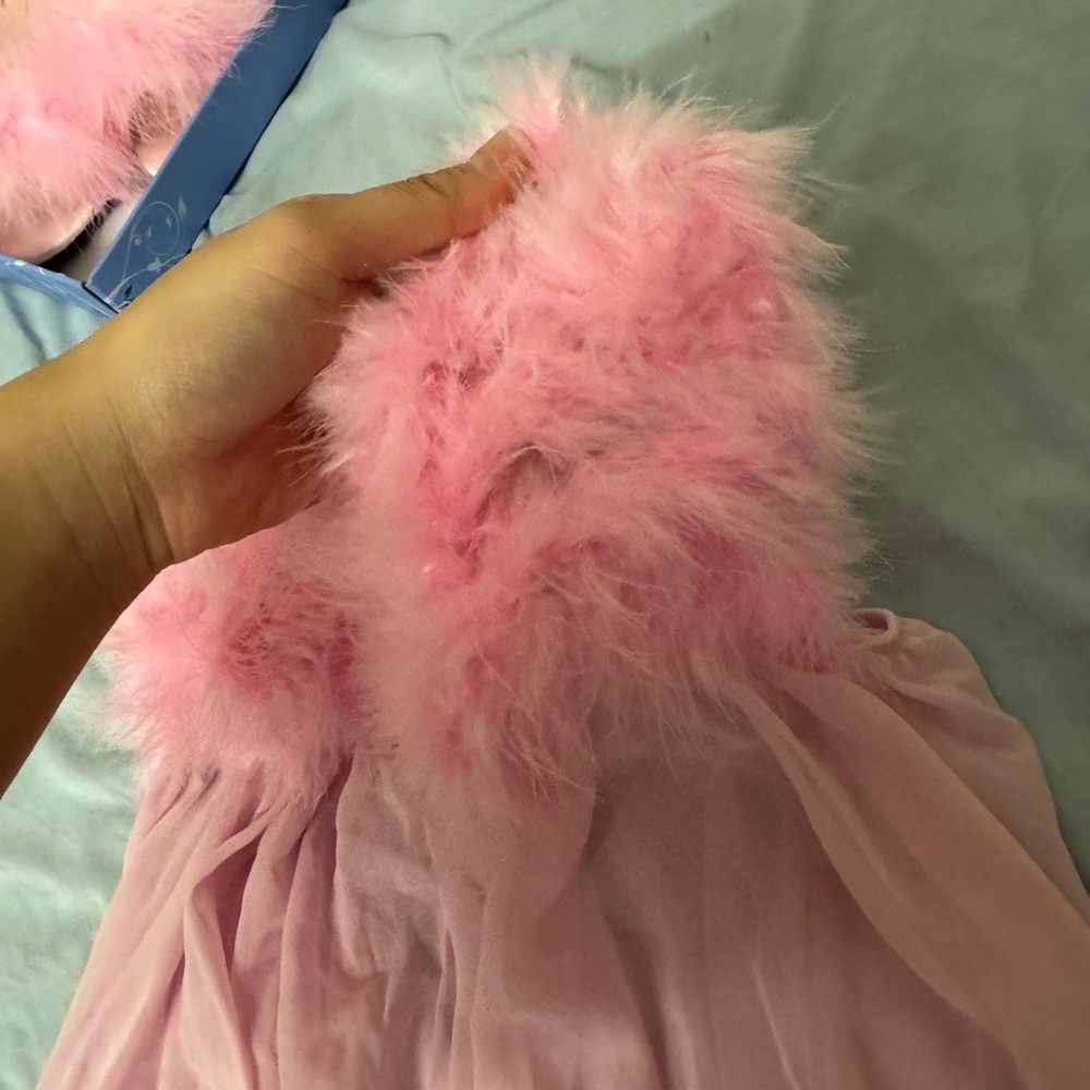 Pink Feathered Lingerie Set - Picture 15 of 16